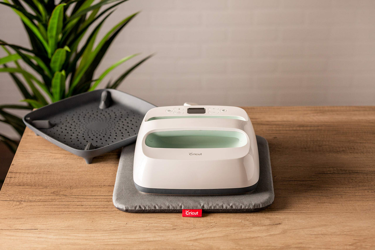 Cricut EasyPress 2 Heat Press Machine (9in x9 in)