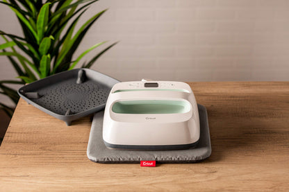 Cricut EasyPress 2 Heat Press Machine (9in x9 in)